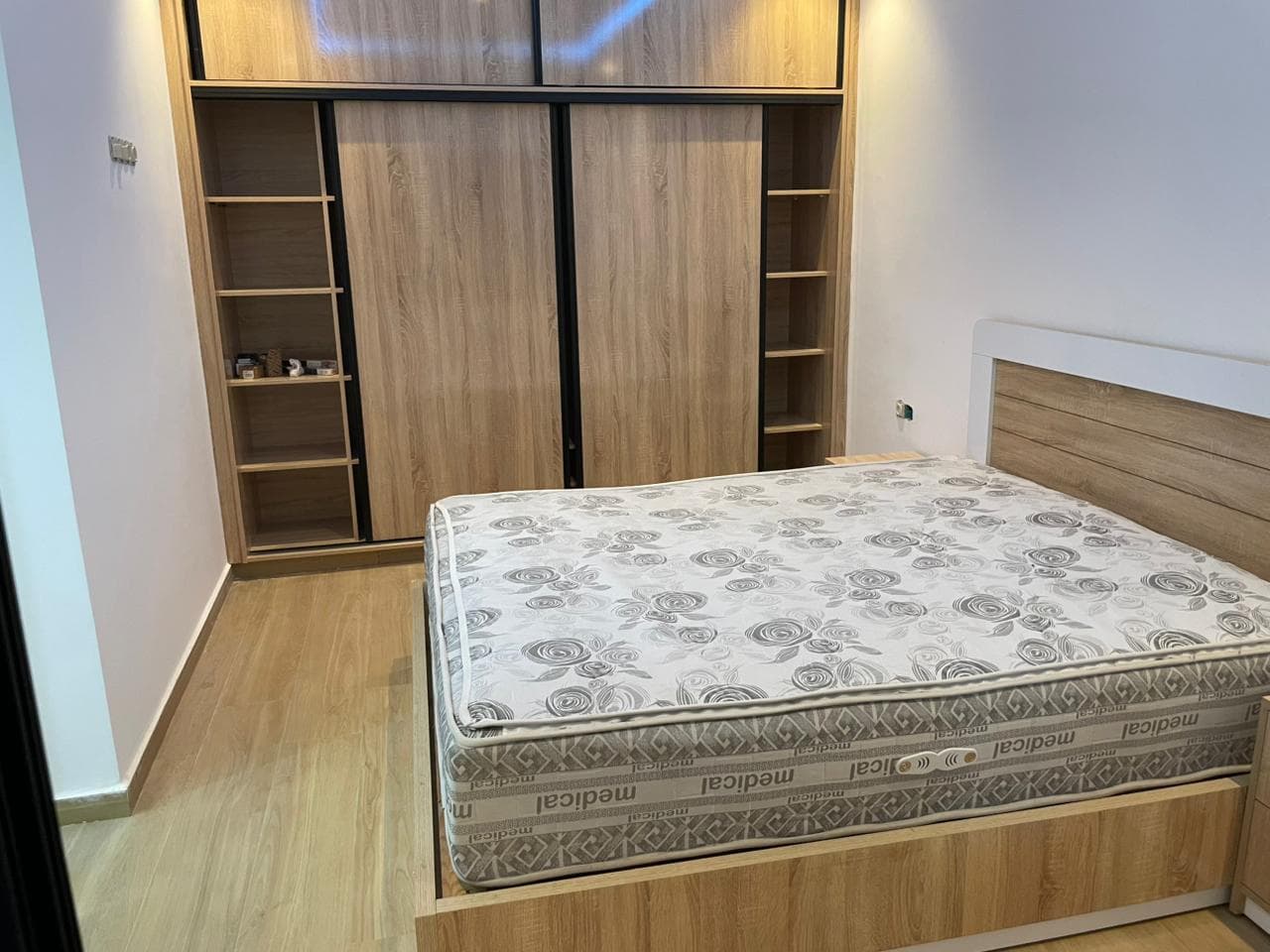 Placard avec lit intégré