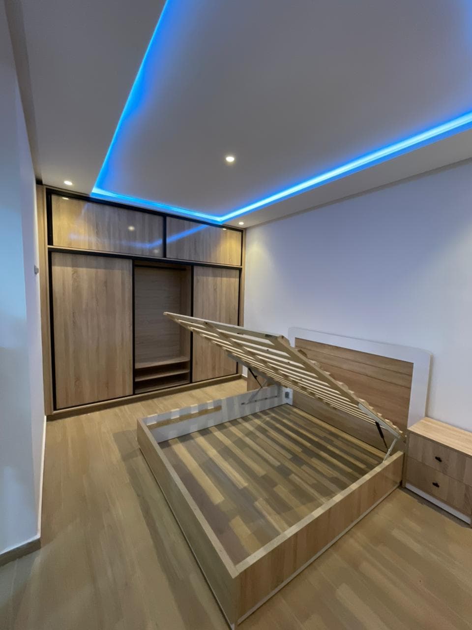 Lit bois design minimaliste