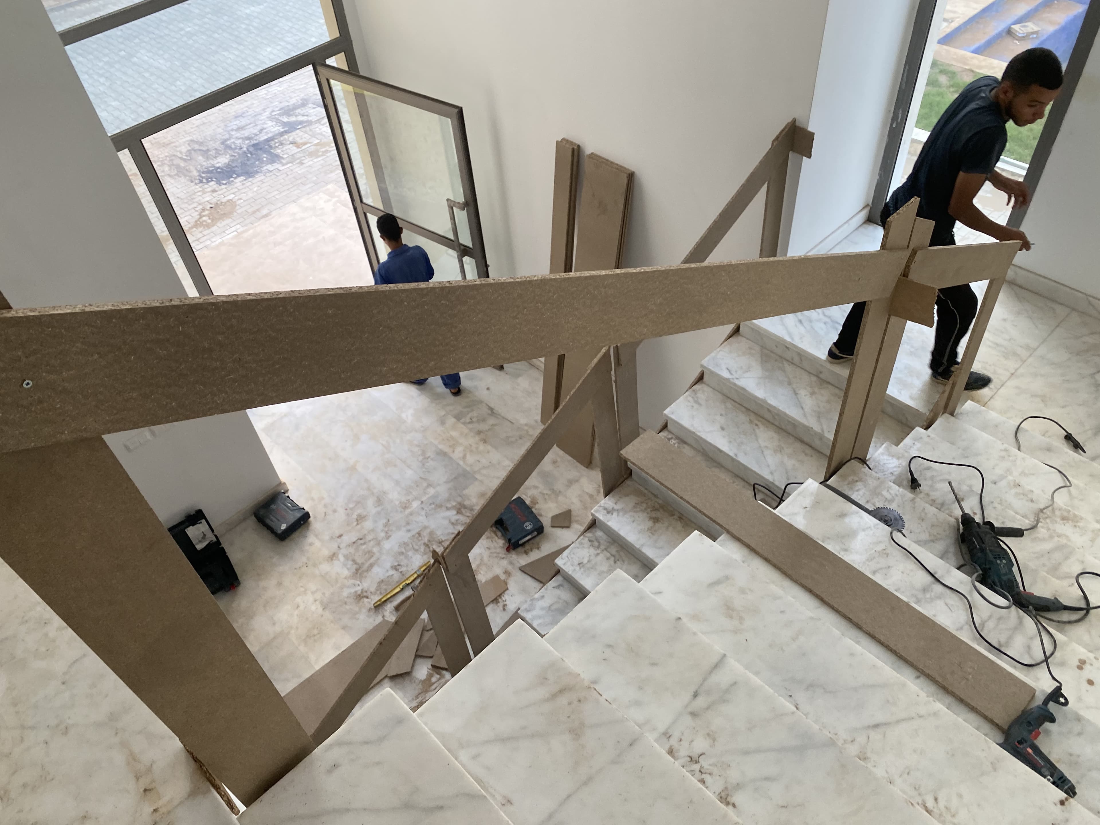 Escalier suspendu verre 