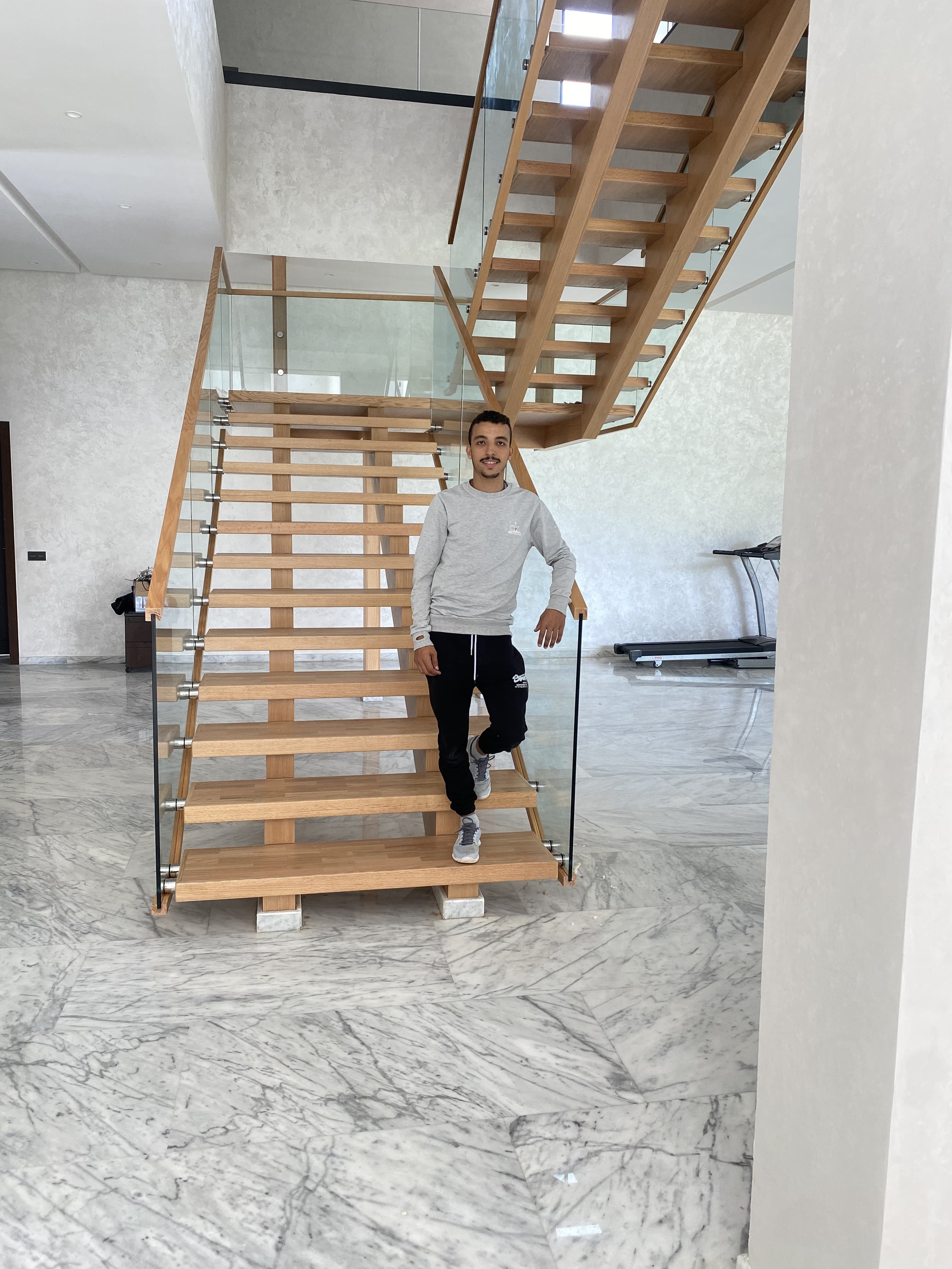 Escalier design verre trempé 